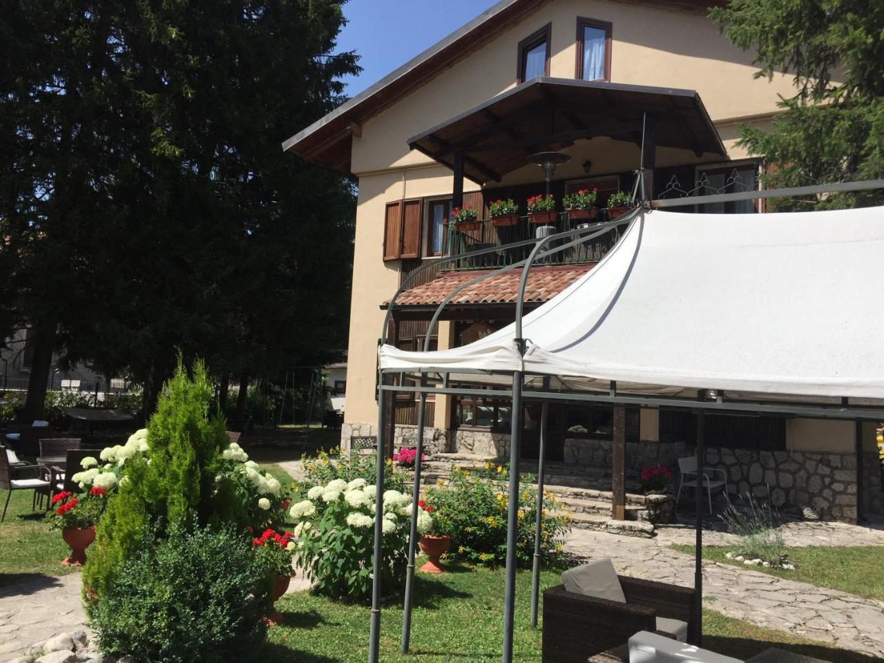Villa Dei Pini Пескасероли Екстериор снимка